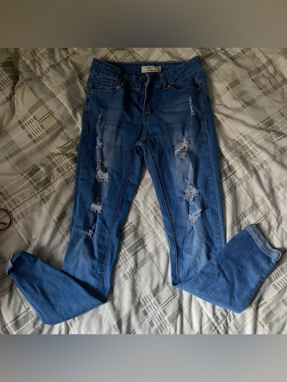 Forever 21 Women's Distressed Skinny Jeans in Dark Blue Wash